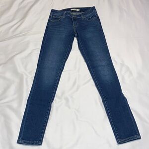 711 Levi’s skinny jeans. Size 23.